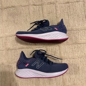 New Balance Women's Fresh Foam ROAV V1 Sneaker size 8
